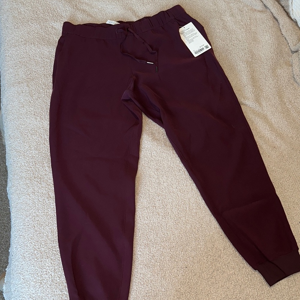 Lululemon On the Fly Jogger (woven)